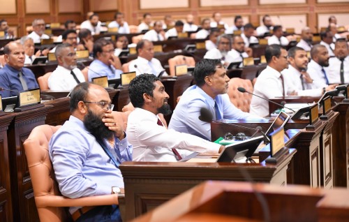 Gondi gehlley gaanoonu: Menbarun ganevihkkumuge baazaaru bandhu, gaanoonah ithuru thafseelu beynun vey