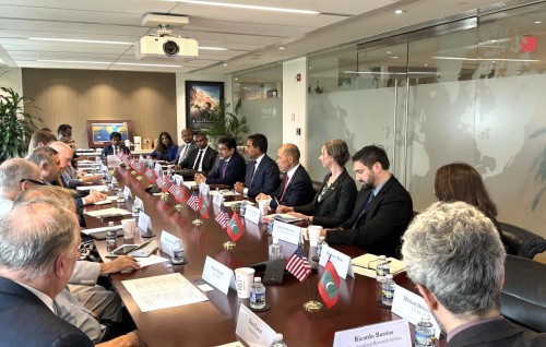 Raajjey gai invest kuran America ge viyafaariverinnaa mashvaraa koffi