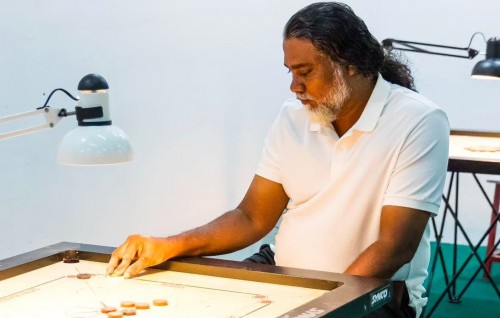Umra dhathureh inaamakah libey Veteran's carrom mubaaraatheh