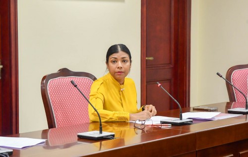 Kuriah oiy thanugai Majilis ah kurimathi lumuge visnumeh nei: Rozaina