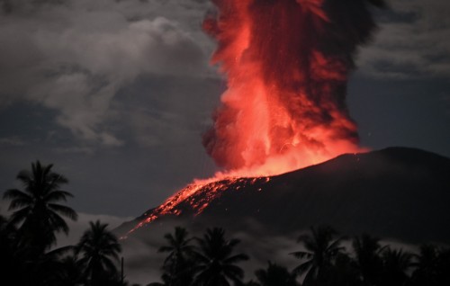 Indonesia ge Mount ibu govaifi