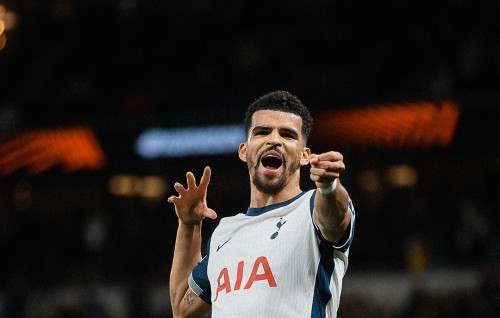 Raiyy card akaaekuves Tottenham ah bodu molheh, Roma feshee point akun