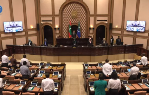 Usmaan Abdullah ge handhaanugai majilis gai sukootheh genesfi