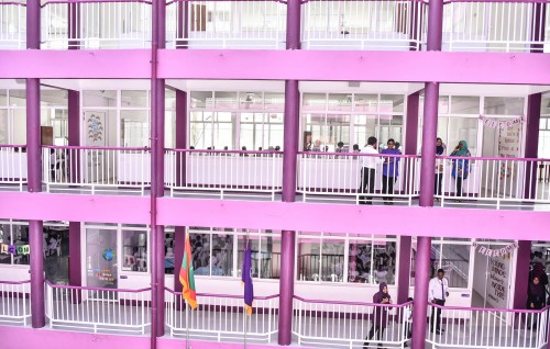 2.3 million aa eku mandhu collage ah imaaraatheh libendhen mahaku 155,000 rufiya dheyn hushahelhi massala nubeli