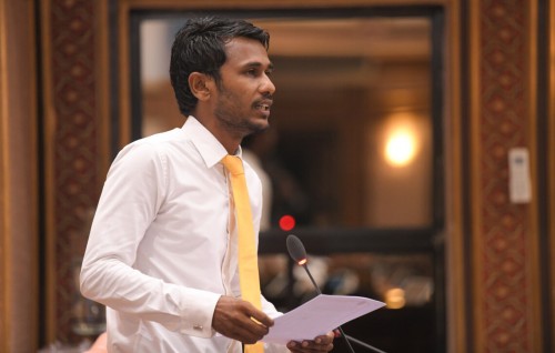 Masverinnah sarukaarun ihumaaluvaakamah bune, member Firushaan hushahelhuhvvi mahssala igthisoadhee committee ah