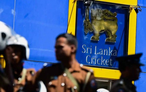 Sarukaaruge nufoozu vadhefaivaa kamag bune, Sri Lanka cricket suspend koffi