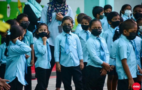 President: Government aims to finish vaccinating students by the end of the month