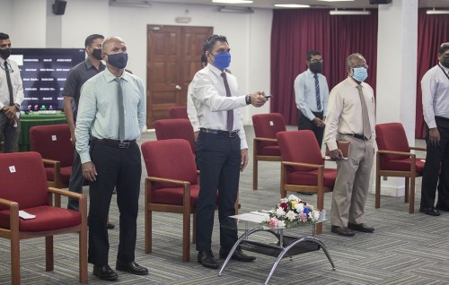 Miskihthakuge imaamunnaai mudhimunnakee university degree haasilukohffaivaa bayakah hedhumah hingaa course ifthithaahu kohffi