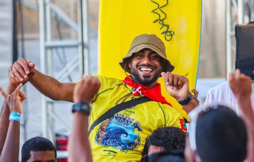 Shaam, dhuniyeyge champion kan 9 faharu hoadhaafaivaa Mike anekkaaves balikoffi