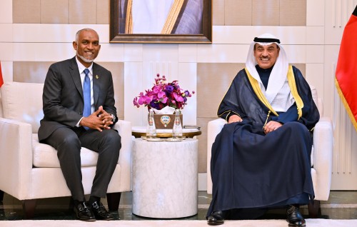 Kuwait ge gaumee dhuvahaai minivan dhuvahuge thahuniya Raees fonuvvaifi
