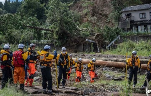 Six dead following floods in Central Japan