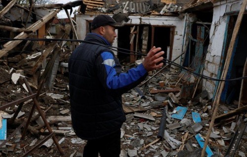 Ukraine war: Russia air strikes target more power facilities
