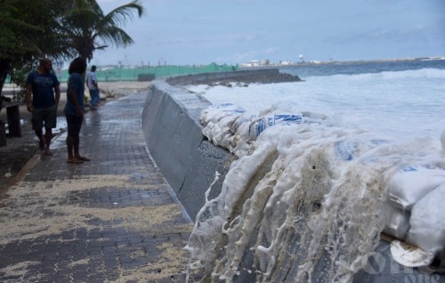 Alert issued with swell waves forecast in central and southern atolls
