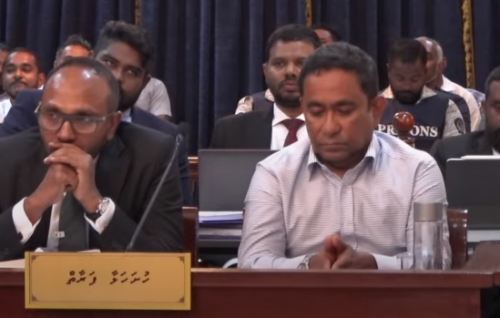 Yameen ge faraathun saabithu dharanee ge liyekiyuntha hushahlaafai nuvaathee Fandiyaaru Suood ge suvaalu thakei