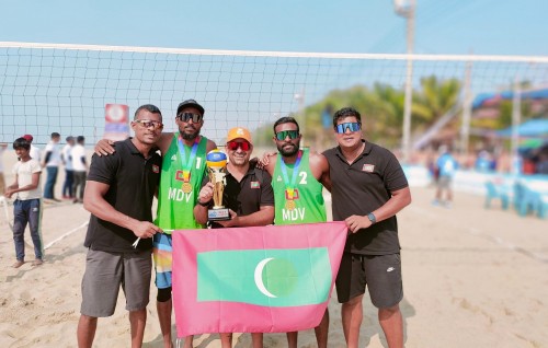 Thaareehu liyelai, Adam aai Kuda Kaattey ge pair in ran medal hoadhaifi