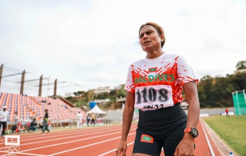 Samha, bodu kaamiyaabee akaa eku anekkaaves 5000 meter record aa koffi