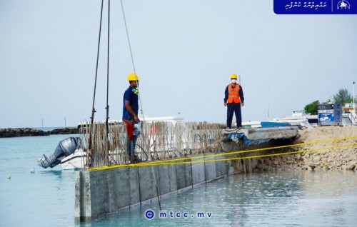 Hinnavaru ban'dharuge ehgamu thoshi lumah beynunvaa gaa athuran fashaifi
