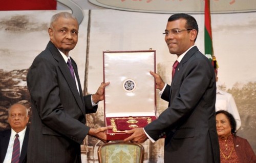 Dhivehi thaareekhu: Gaumee khidhumathugai thedhuverikamaai amaanaaitherikamuge namoonaaekeve.