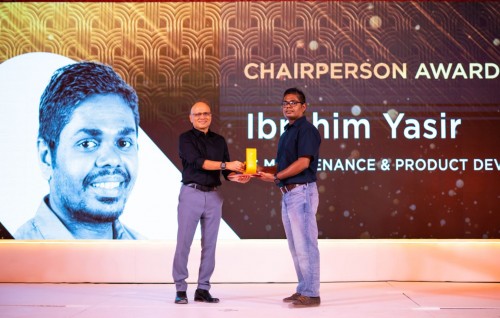 Dhiraagu muvazzafun ge agu vazan koh award dheefi