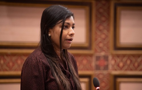 Alhugandumennah thaaeedhu kuraathee furassaarakoh anhenunnakee thunfuhikamah hadhaifi!