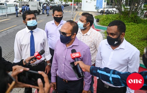 Yameen ah thuhumathu kuranee harudhanaa evves hekkeh huregeneh noon: Vakeelun