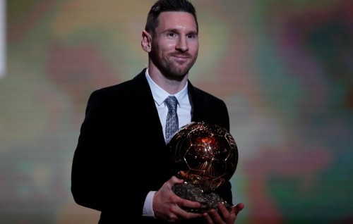 Dhen Ballon d'Or dheynee season ah balaigen, fandiyaarunge adhadhuves madhukoffi