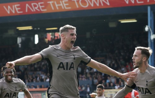 Tottenham 1 vana ah, Chelsea aai United ahves molheh