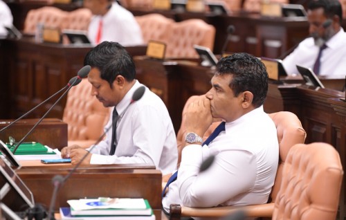 Muiz furathama kuran jehey kamakee kandu minivankoh sihrru sitee anburaa genaun: Bondey