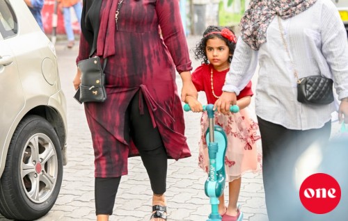 Minimun wage aai service chargege badhalu: Aaamdhanee ah ai badhalakun aailaathakuge haalathu ra'ngalhuvejje