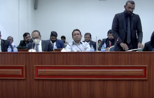 Yameen ge dhefaaee heki dhogu kuran hushahelhi aa hekithah balaigenfi