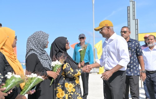 Veyvashun Raees ah hoonu maruhaba eh
