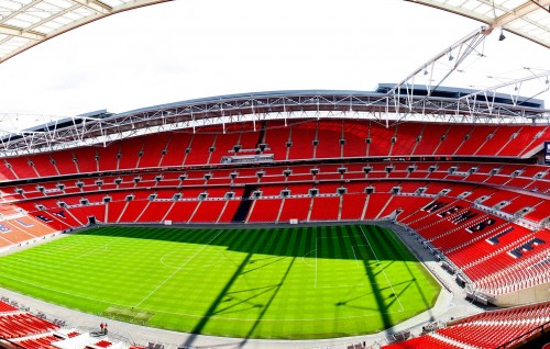 EURO ge Semi Final aai Final ah Wembley ah 60,000 supporters vahdhaane
