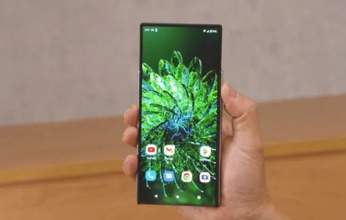 Motorola kunfuneege display dhamaalevey smart phone dhakkaalaifi
