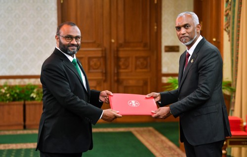 Imaamunnah beyrun PHD hedhumuge furusathu hulhuvaalaanan: Shaheem