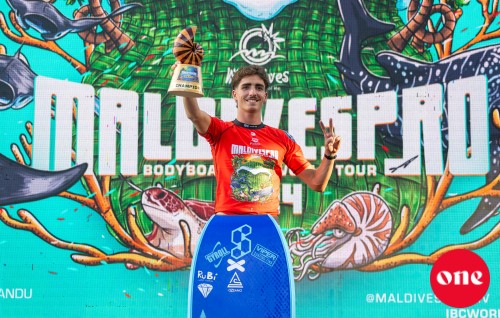 Bodyboarding ge dhuniyeyge champion kan hoadhee Visit Maldives Pro geves champion Armide