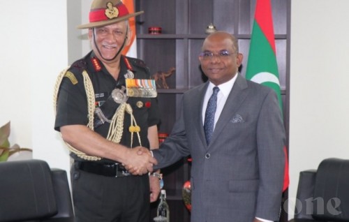 Chief of Army Staff calls on Minister Shahid
