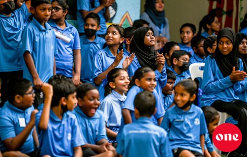 Rahrashun Male' ge School thakah badhaluvaan edhi 700 ahvureh gina form husha'halhaifi