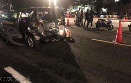 Police vehicle ehgai jehunu cycle eh madunukoh dhaniko bahehgai jehi, accident eh