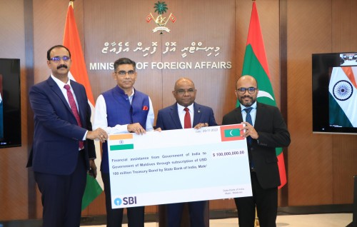 India in Raajje ah 100 million dollar ge loan eh dheefi