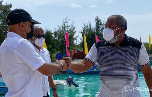 Tharaggee geneveynee ves huttuvaileveynee ves Raees ah, hithugai nujeheyne gothah MDP ah vote dhee: Qasim