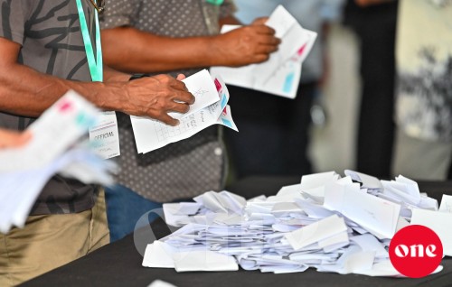 Majilis inthihaabuge observer innaai moniter innah vaan ithuru furusatheh!