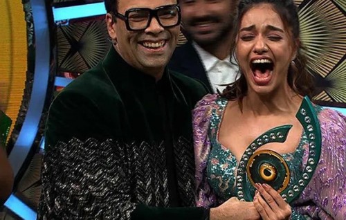 Bigg Boss OTT kaamiyaabu kuree Divya Agarwal, Bigg Boss 15 dhakkan fashaanee October 2 ga