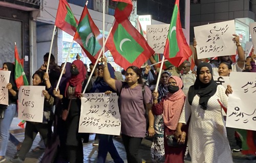 Yaameen minivan kurumah govaalai idhikolhun muzaaharaa ah