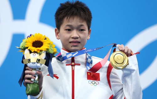 Umurun 14 aharu diver Quan  rann medal hoadhee dhuniyeyge record akaa eku
