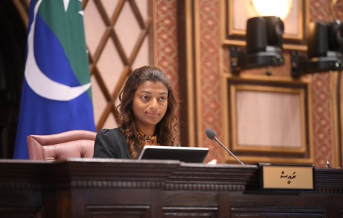 Mee iru araairu Adhaalath pary ge verikamei, iru osseyiru MRM ge verikameh: Eva