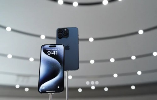 iphone aai apple gadi design kuri team ge veriyaa apple kunfuni dhookohllanee