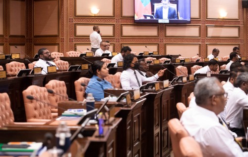 Dhoonithah marailumakee aniyaaveri amaleh kamabbune, massala thahugeegu kuran Majilis Memberun govaalavvaifi