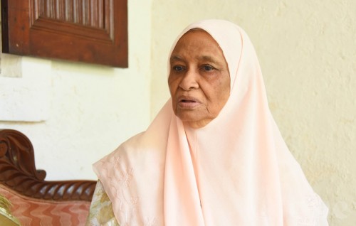 Dhaulathah bai garunu hidhumaiy kurehvi Habeebaa avahaara vejje