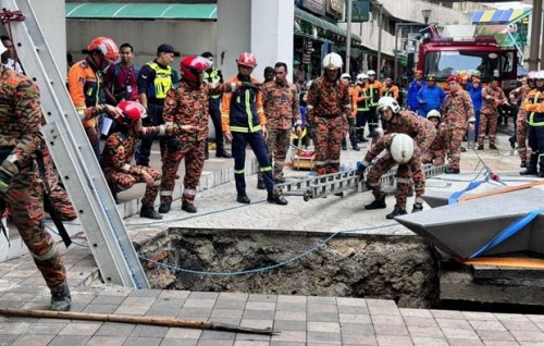 Malaysia ge ''Sinkhole'' akah vehttunu India meeha adhivess nufeney