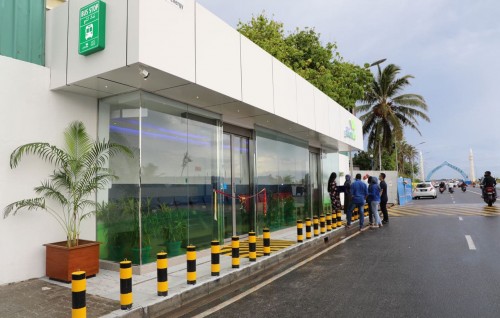 Fahuge zamaanee vaseelaiy thakaa eku STELCO ge green life bus stop hulhuvaifi